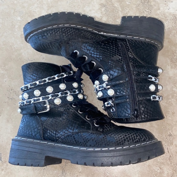 WOMENS COMBAT BOOT SUGAR 7.5 MOTO FASHION PEARL SNAKE SHINE - Picture 1 of 6